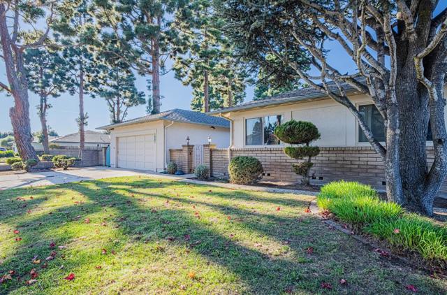 1007 Driftwood Place, Salinas CA: https://media.crmls.org/mediaz/3f475f1a-52da-4cfe-b6ec-855703f6b2b3.jpg