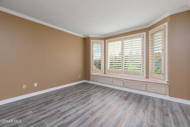 29515 Weeping Willow Drive, Agoura Hills CA: https://media.crmls.org/mediaz/3f4769e2-7a64-4a59-8743-f6b3b001dc6c.jpg