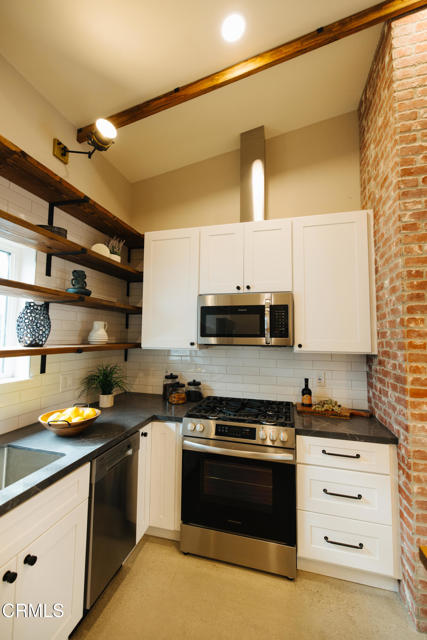 Detail Gallery Image 5 of 18 For 187 W Park Row Ave #102,  Ventura,  CA 93001 - 2 Beds | 1 Baths