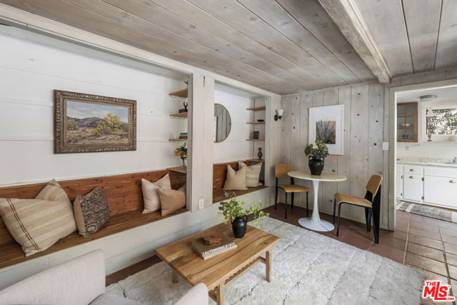 10411 Quito Lane, Los Angeles CA: https://media.crmls.org/mediaz/3f480d65-2b74-4dcb-81be-97aab4cd16d3.jpg