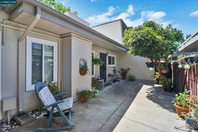 1598 Schenone Ct, Concord CA: https://media.crmls.org/mediaz/3f4839fa-8326-4679-864d-7ebadc2e68d9.jpg