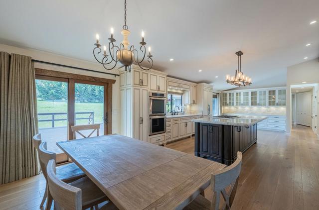 23465 Redding Circle, Salinas CA: https://media.crmls.org/mediaz/3f484fff-3996-4e76-93f9-1fd4045c3c3f.jpg