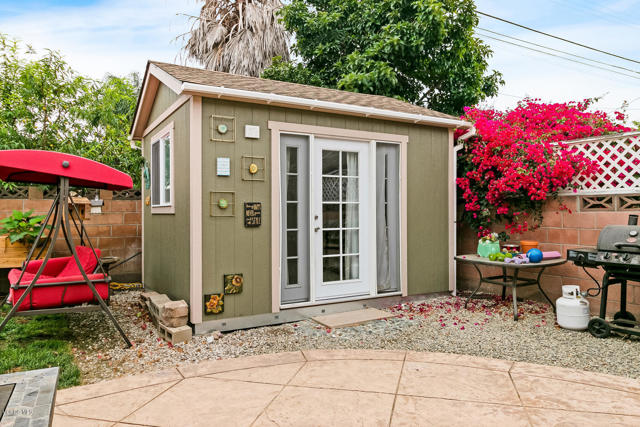 1210 Elder Street, Oxnard CA: https://media.crmls.org/mediaz/3f48f0cf-eb83-4c94-812c-65ded4376124.jpg