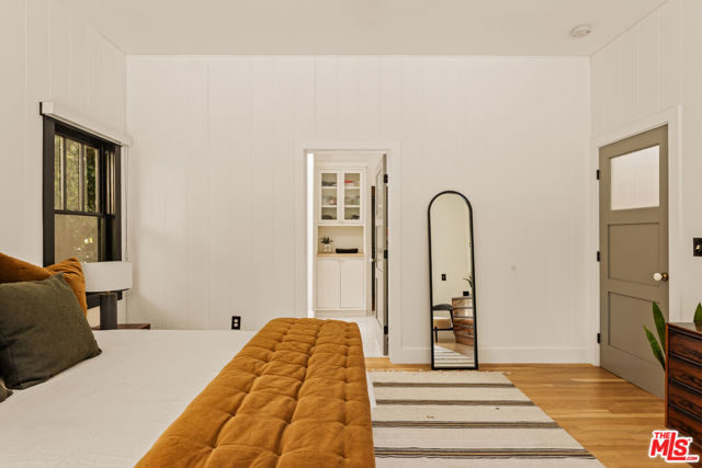 623 N Sierra Bonita Avenue, Los Angeles CA: https://media.crmls.org/mediaz/3f499ea3-d256-4e76-ae9e-cddc6de6439e.jpg