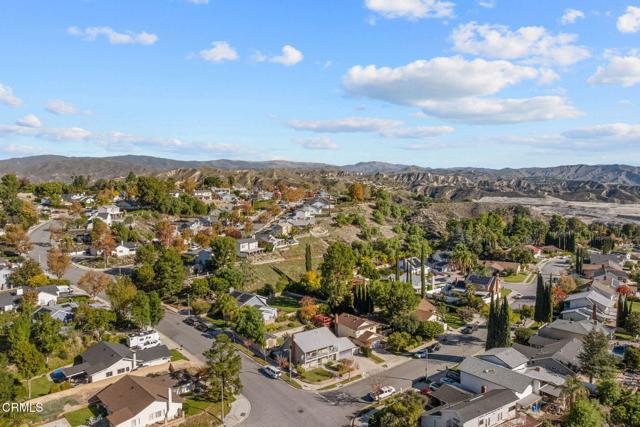 Detail Gallery Image 36 of 44 For 16833 Nearview, Canyon Country,  CA 91387 - 5 Beds | 3 Baths