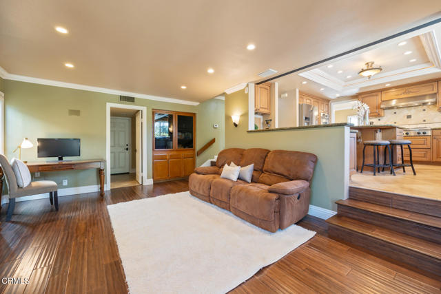 22671 Cheryl Way, Lake Forest CA: https://media.crmls.org/mediaz/3f4ac5a0-c279-4ac9-845f-6ee2c34cd3c6.jpg