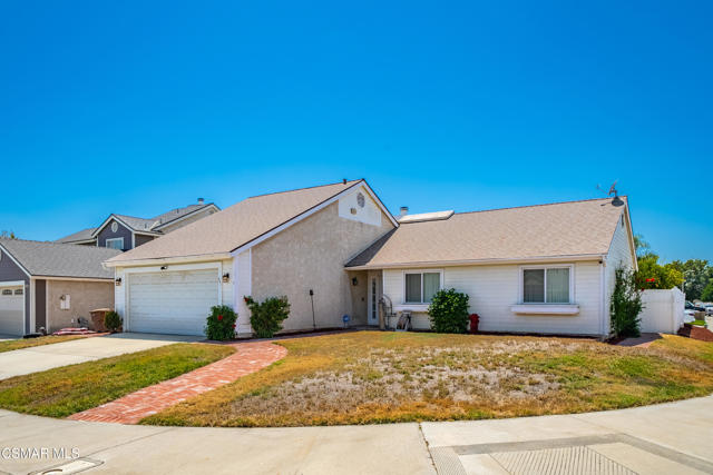 241 Cottonwood Lane, Fillmore CA: https://media.crmls.org/mediaz/3f4aef84-cd45-42c8-a471-4d8615ca51ce.jpg