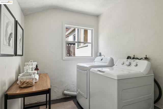 1128 Evelyn Ave, Albany CA: https://media.crmls.org/mediaz/3f4b044b-31a0-4c78-aa6e-dbe07a54ec89.jpg