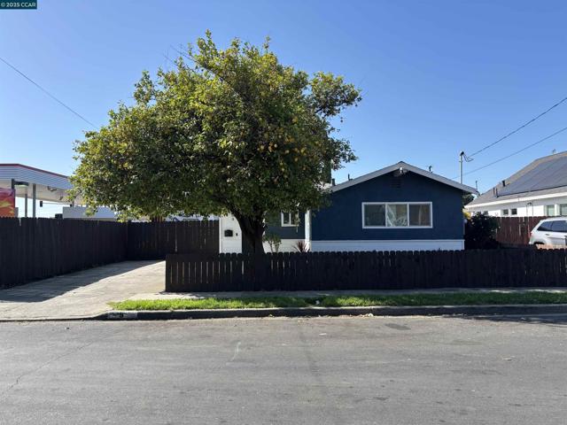 9 W Madill St, Antioch CA: https://media.crmls.org/mediaz/3f4b29bd-de39-42c1-9d31-13c3f54072b2.jpg