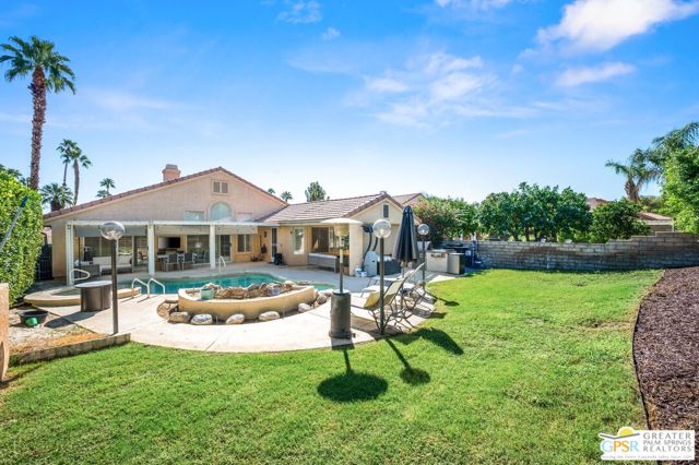 39141 Sweetwater Drive, Palm Desert CA: https://media.crmls.org/mediaz/3f4b8dd5-281b-476a-a340-7b559f232171.jpg