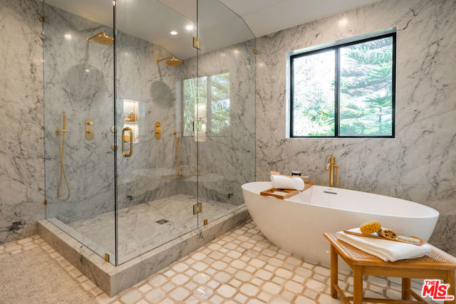 3076 Glenhurst Avenue, Los Angeles CA: https://media.crmls.org/mediaz/3f4c5906-e8ba-4d35-8287-d6d0b214161b.jpg