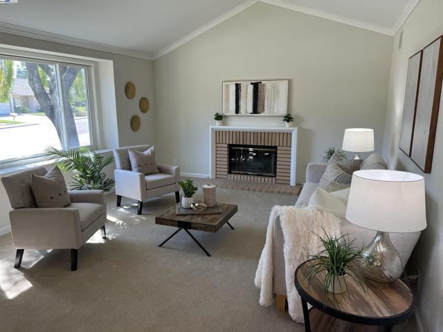 3284 Omega Cir, Pleasanton CA: https://media.crmls.org/mediaz/3f4cb0ea-60d3-4b77-878d-fff878fc55b9.jpg