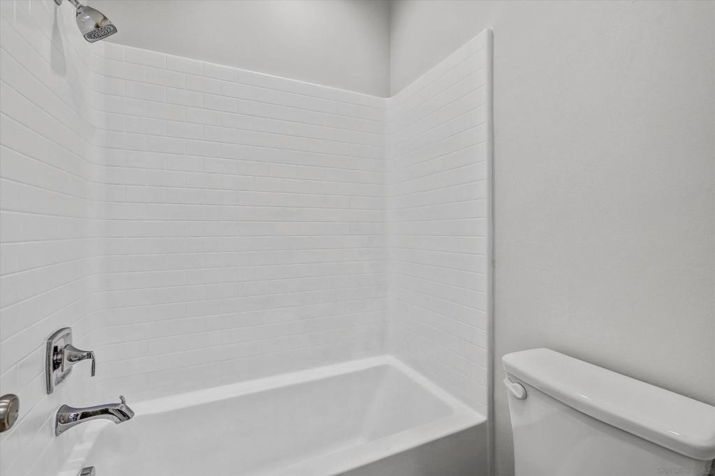 https://media.crmls.org/mediaz/3f4cc30e-f439-42df-aaae-9291fc7cbc61.jpg?preset=X-Large