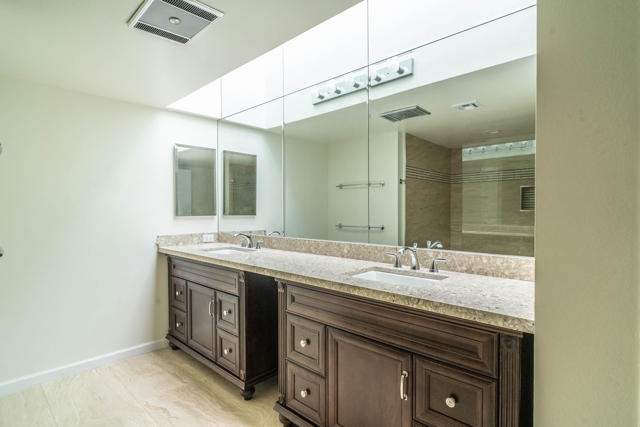 75180 Chippewa Drive, Indian Wells CA: https://media.crmls.org/mediaz/3f4cf296-612f-45bf-a0d4-dae15479a1e2.jpg