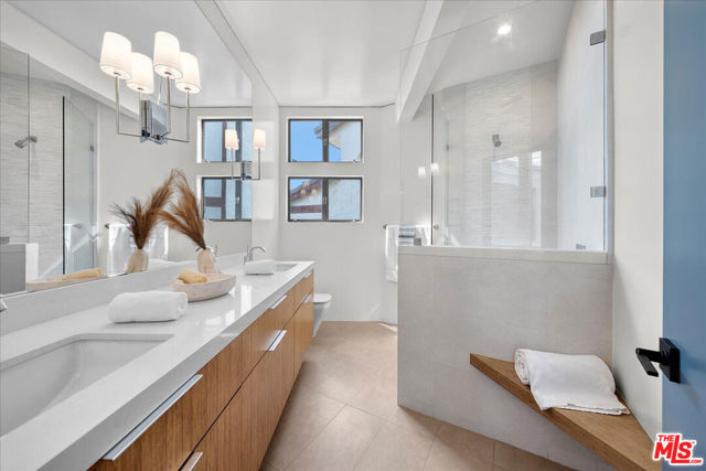 741 Marlin, Laguna Beach CA: https://media.crmls.org/mediaz/3f4d1f8e-4a7d-4157-8ac4-f521fea18ec8.jpg