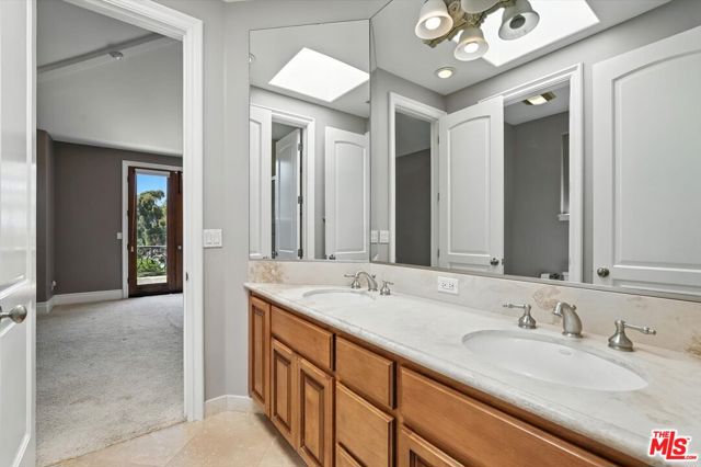 3200 Elm Avenue, Manhattan Beach, California 90266, 5 Bedrooms Bedrooms, ,4 BathroomsBathrooms,Residential,For Sale,Elm,25584821