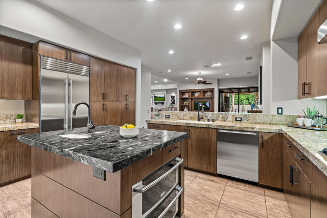 79200 Jack Rabbit Trail, La Quinta CA: https://media.crmls.org/mediaz/3f4d9d9f-fd55-4d59-9ee6-b1df21d2c6b0.jpg