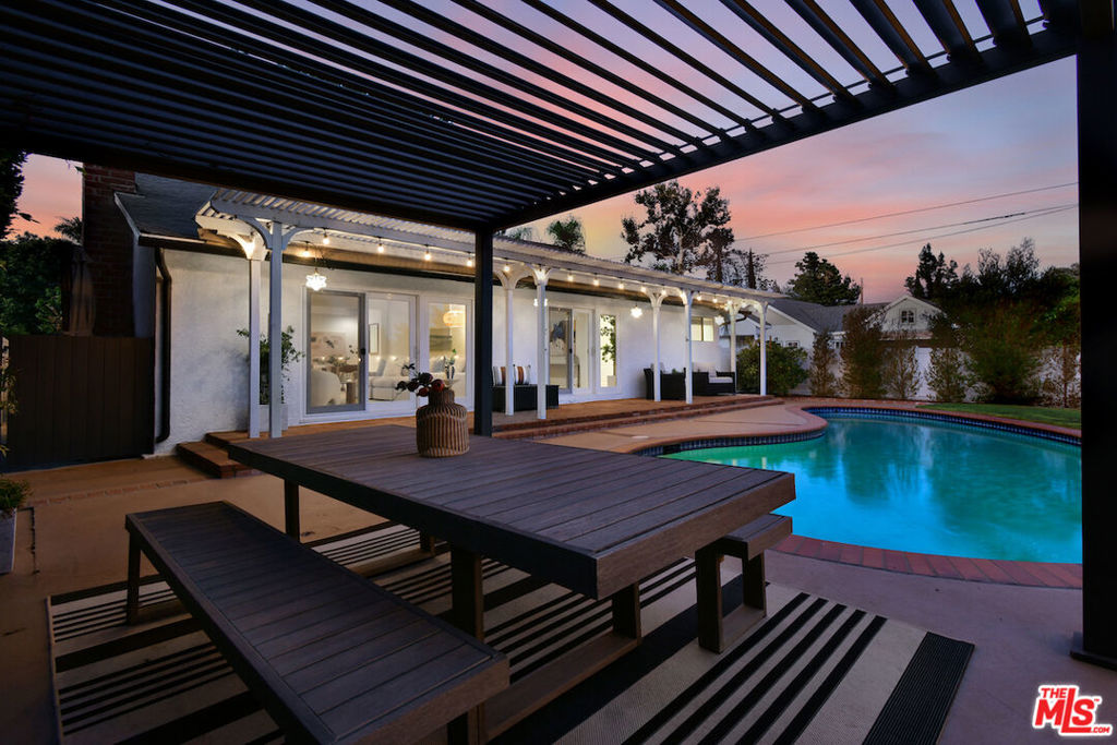 12614 Morrison Street