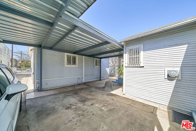 1224 Dewey Avenue, Los Angeles CA: https://media.crmls.org/mediaz/3f4e456a-e055-484b-82e7-0d56c93517eb.jpg