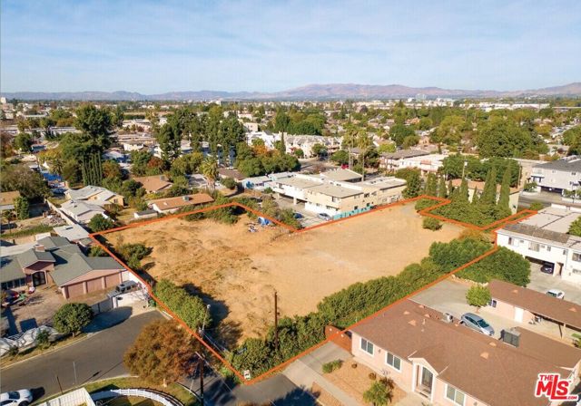 13840 Sherman Way photo 4