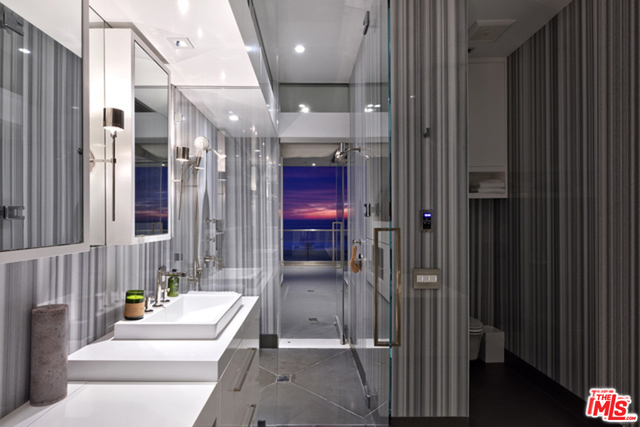 108 THE STRAND, Manhattan Beach, California 90266, 5 Bedrooms Bedrooms, ,8 BathroomsBathrooms,Residential,Sold,THE STRAND,25486205