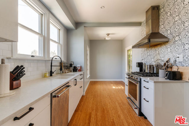 831 S Stanley Avenue, Los Angeles CA: https://media.crmls.org/mediaz/3f4f06a0-3195-400a-bbeb-02f1b1fa8481.jpg