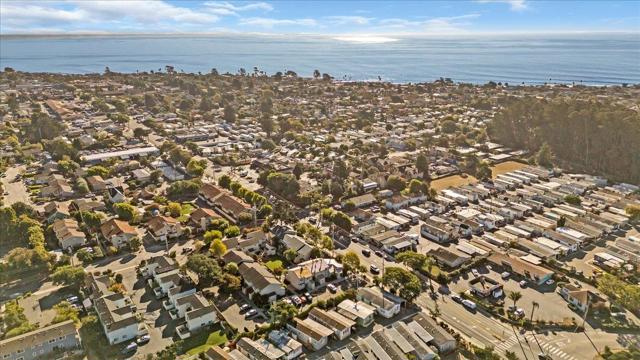2565 Portola Drive, Santa Cruz CA: https://media.crmls.org/mediaz/3f4fad86-ec9b-4ca5-878d-cff92920a58b.jpg