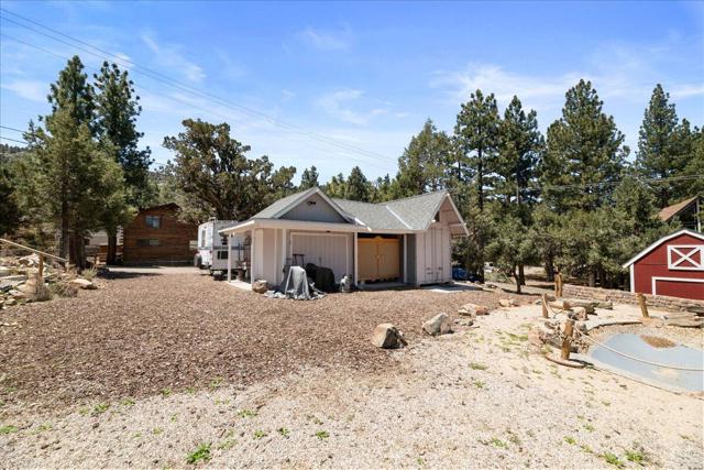 2737 Cedar Lane, Big Bear CA: https://media.crmls.org/mediaz/3f501090-1be1-46ae-9e46-5be515fdcd99.jpg