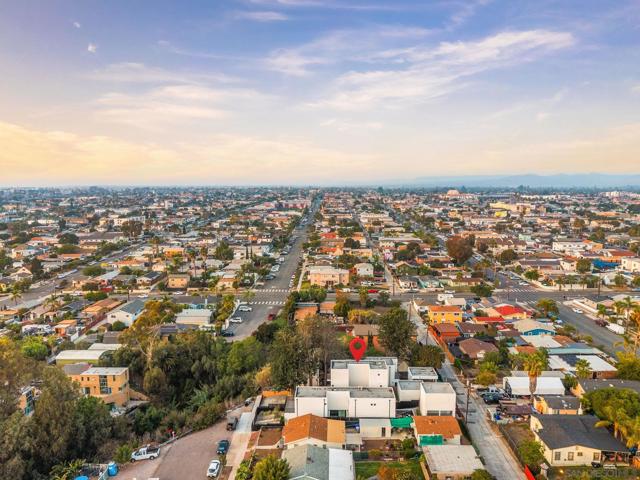 3653 Wilson Ave, San Diego CA: https://media.crmls.org/mediaz/3f5089de-8ac6-4314-8c13-9991cd16bdbe.jpg