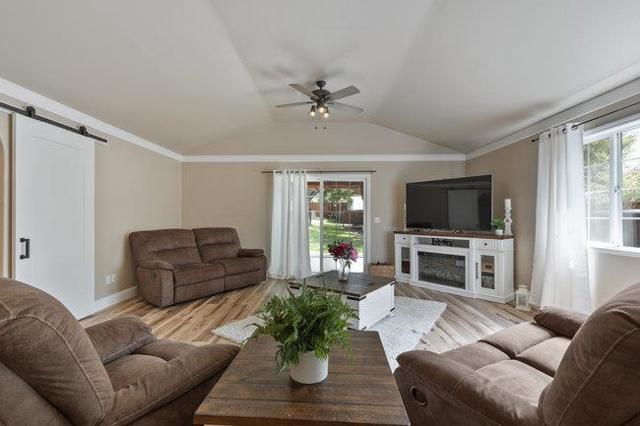 22 Heiner Road, Watsonville CA: https://media.crmls.org/mediaz/3f50dc89-f070-4dbc-a719-fe77e76850ab.jpg