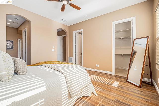 1741 Veneto Ln, Brentwood CA: https://media.crmls.org/mediaz/3f51ad1b-fd58-4e3a-9c85-fbd2648eff08.jpg
