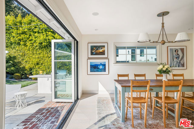 1801 San Ysidro Drive, Beverly Hills CA: https://media.crmls.org/mediaz/3f51d0f0-a5cf-48af-92f3-224b4283c1f0.jpg
