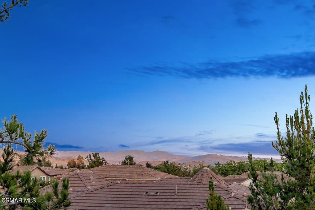 https://media.crmls.org/mediaz/3f52138d-23be-4985-8279-32d2325b5364.jpg?preset=X-Large