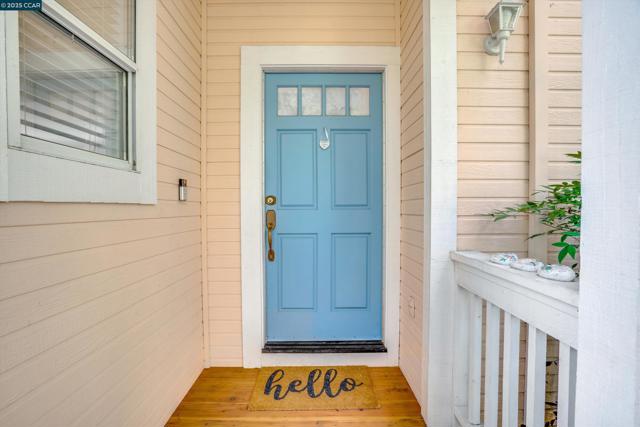 123 Williamson Ct, Martinez CA: https://media.crmls.org/mediaz/3f54393c-8840-4e5c-a04c-b912992b69c6.jpg