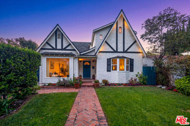 Photo of 12333 Hillslope Street, Studio City, CA 91604