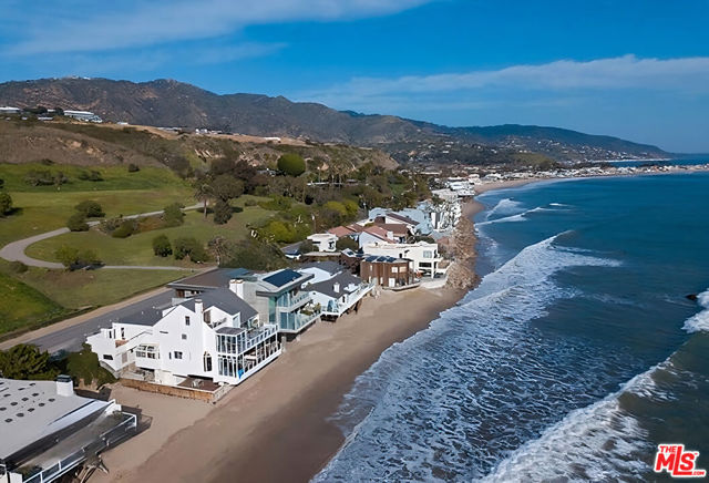 24208 Malibu Road, Malibu CA: https://media.crmls.org/mediaz/3f554cd0-5740-4def-92ed-85af8d2432f3.jpg