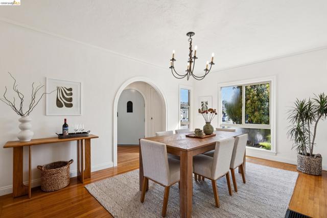 1136 Marin Ave, Albany CA: https://media.crmls.org/mediaz/3f558f39-f246-437f-9dce-82abe5a9d823.jpg