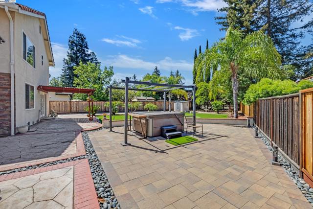 Image 37 of 42 For 45421 Parkmeadow Dr