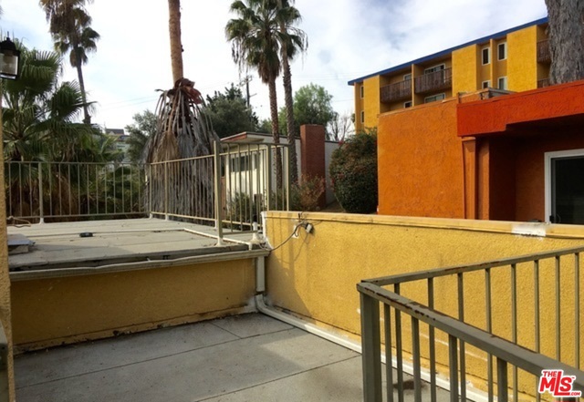 3712 Evans Street, Los Angeles CA: https://media.crmls.org/mediaz/3f56dd70-4564-4490-9d2e-8df3c7994b60.jpg