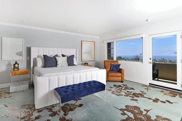 7127 Fay Avenue, La Jolla CA: https://media.crmls.org/mediaz/3f570b39-7f50-4c73-93a1-3c5e48f3608c.jpg