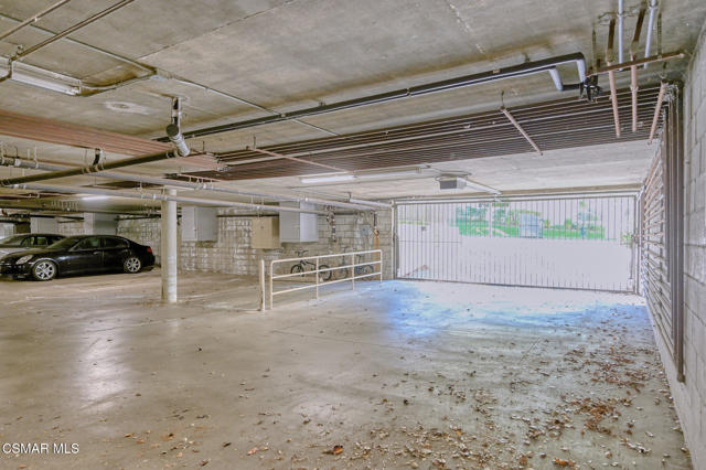24145 Del Monte Drive, Valencia CA: https://media.crmls.org/mediaz/3f5756b2-3373-4ce8-ba63-7e296d579923.jpg