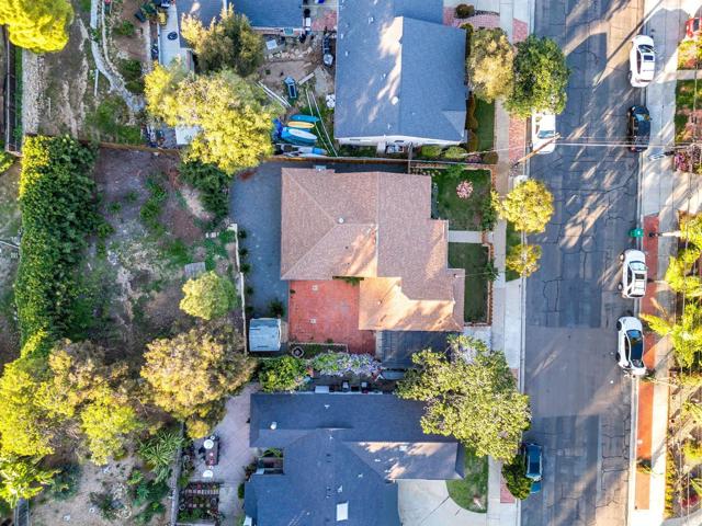 4920 Elsa Road, San Diego CA: https://media.crmls.org/mediaz/3f582262-a51c-40c3-b48e-99ba73149b2e.jpg