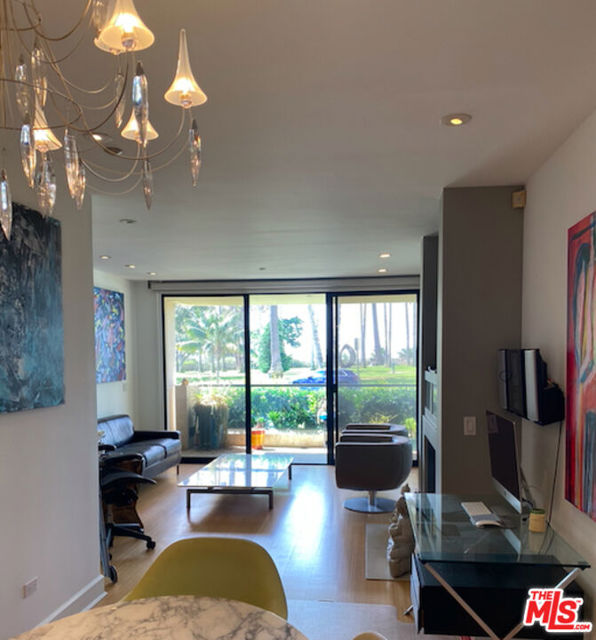 701 Ocean Avenue, Santa Monica CA: https://media.crmls.org/mediaz/3f585656-d982-4cfd-bb45-b26461ba3bde.jpg