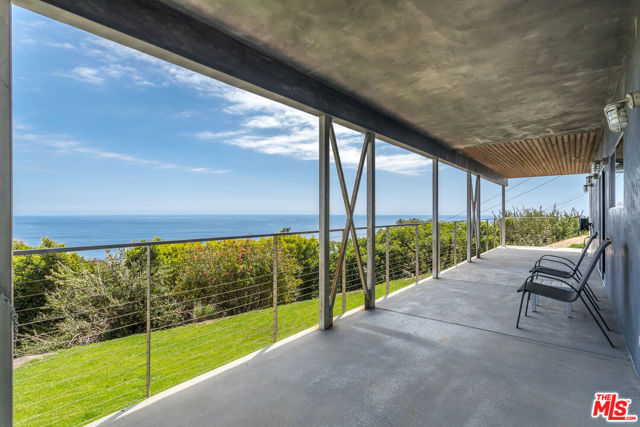 32701 Vista De Los Ondas Street, Malibu CA: https://media.crmls.org/mediaz/3f586832-8af2-4ca1-9b83-e3a043e328cd.jpg