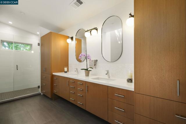 68 Terrace Rd, Walnut Creek CA: https://media.crmls.org/mediaz/3f58783b-9476-4f7d-8c53-1f54cb33cdf2.jpg