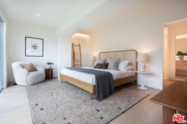 1943 Sunset Plaza Drive, Los Angeles CA: https://media.crmls.org/mediaz/3f58a217-ace4-418c-9684-38fc2adfae92.jpg