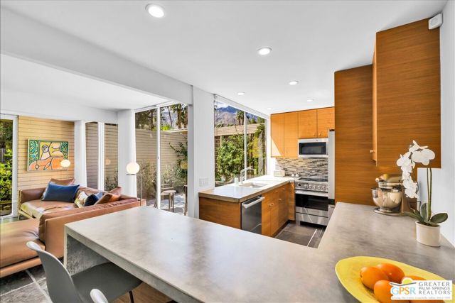 360 Cabrillo Road, Palm Springs CA: https://media.crmls.org/mediaz/3f590403-6a4e-4afb-b9b0-05eac4d405db.jpg