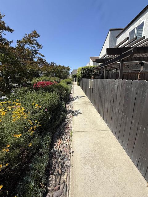 Detail Gallery Image 9 of 19 For 9575 Easter Way #5,  San Diego,  CA 92115 - 2 Beds | 2/1 Baths