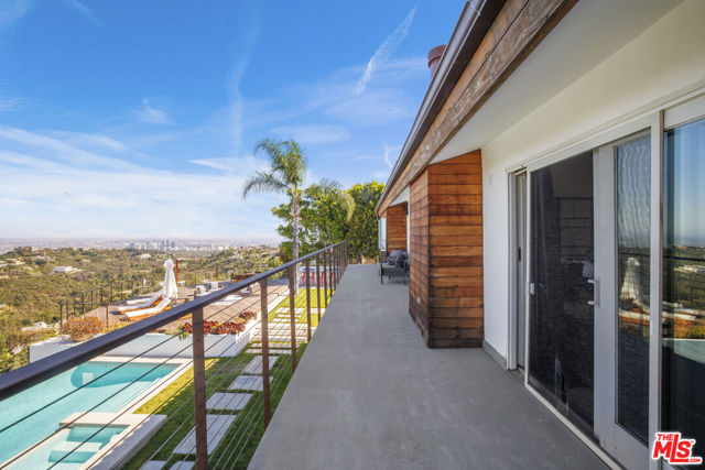 2028 Stradella Road, Los Angeles CA: https://media.crmls.org/mediaz/3f5a678a-7e36-4a07-90bd-4285d304ec4f.jpg
