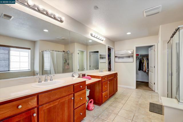 4007 Oak Knoll St, Antioch CA: https://media.crmls.org/mediaz/3f5a81dd-490f-45ea-871f-c7414d1b2588.jpg